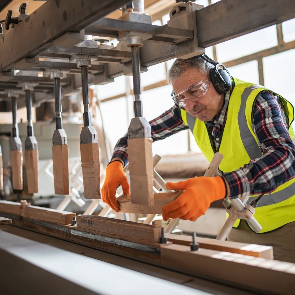 TEHLİKELİ VE ÇOK TEHLİKELİ İŞLERDE MOBİLYA DÖŞEME İMALATÇISI EĞİTİMİ