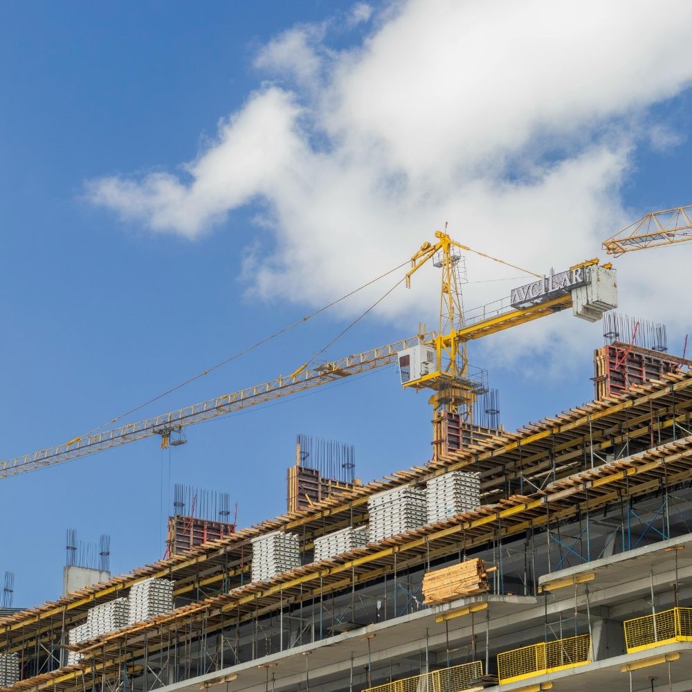 Tehli̇keli̇ Ve Çok Tehli̇keli̇ İşlerde Çalişanlara Yöneli̇k Panel Kalipçi Eği̇ti̇mi̇ ve Sektörel Yeterlilik