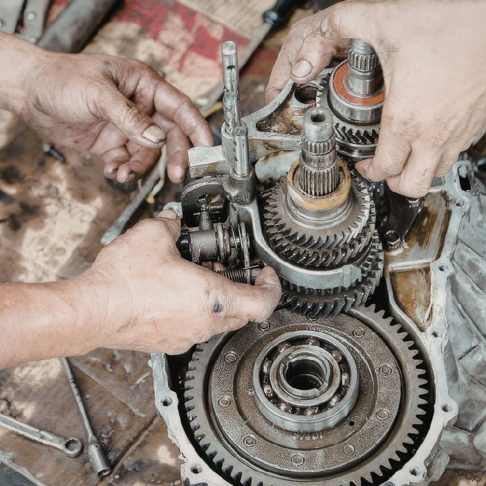 Tehli̇keli̇ Ve Çok Tehli̇keli̇ İşlerde Çi̇mento Mekani̇k Bakimci Eği̇ti̇mi̇ ve Profesyonel Gelişim